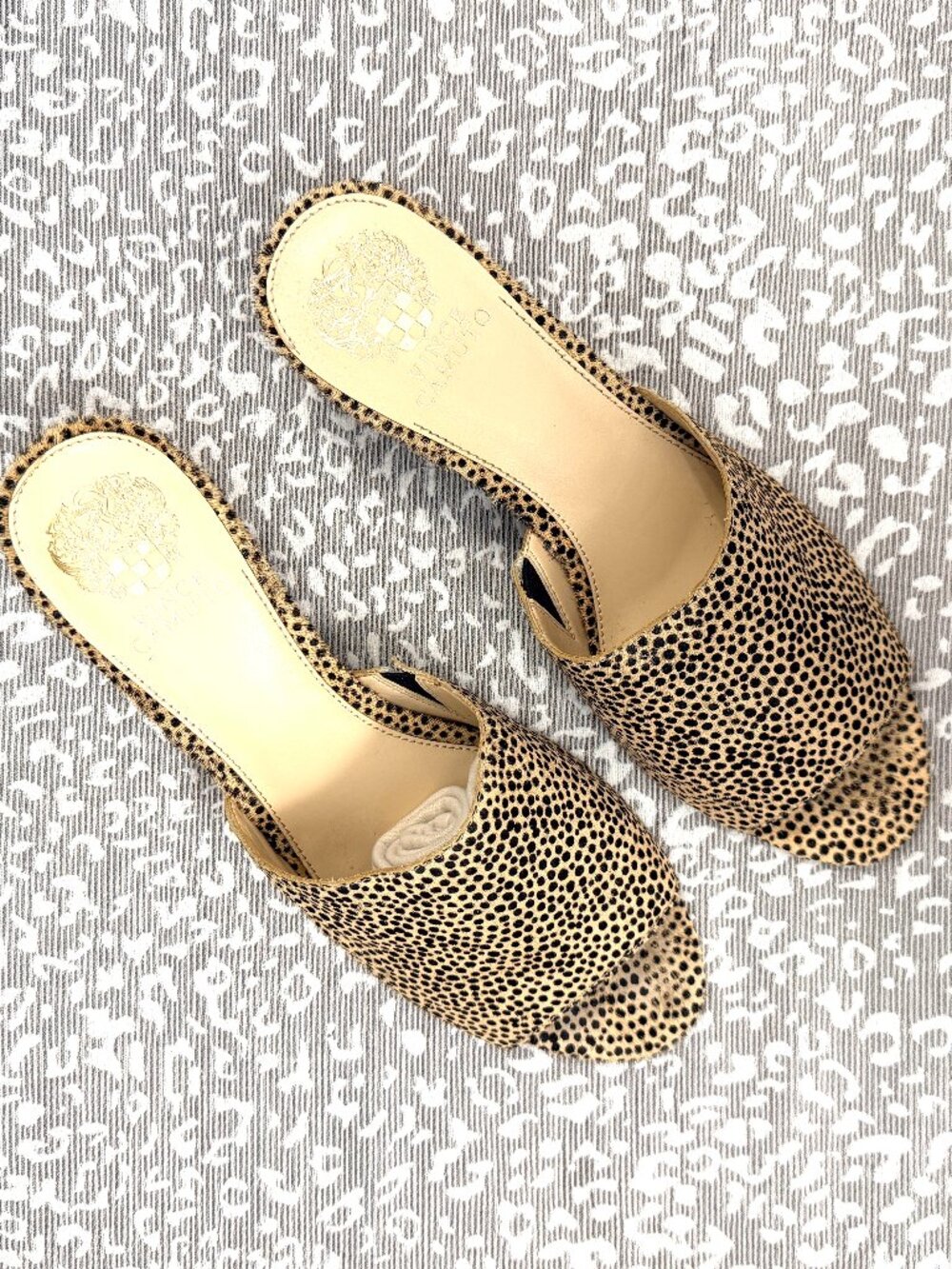Vince Camuto Stephena Cow Hair Slip-on Sandal - Size 9.5 M - Picture 2 of 10